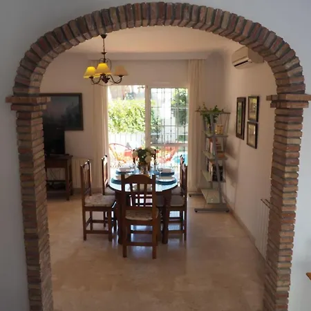 Villa Paradise - Victoria